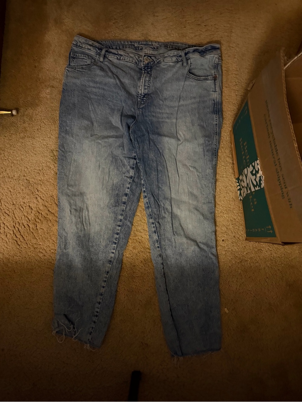 Women’s light wash straight leg jeans